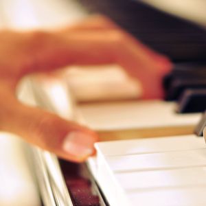 美女露出🐻让男生揉高潮全过程
